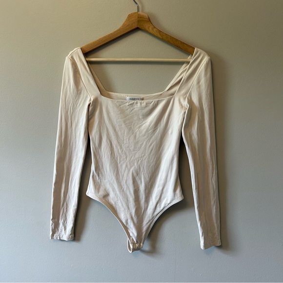 Babaton Tops - Aritzia Babaton Square Neck Contour Long Sleeve Bodysuit Size Small